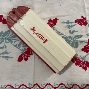 Vintage Nuway wooden knife holder that hangs on the wall